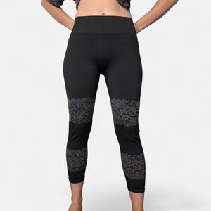 Fabletics Rosemund Seamless Capri Leggings